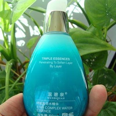 温碧泉明星水,肌肤水润的秘密武器